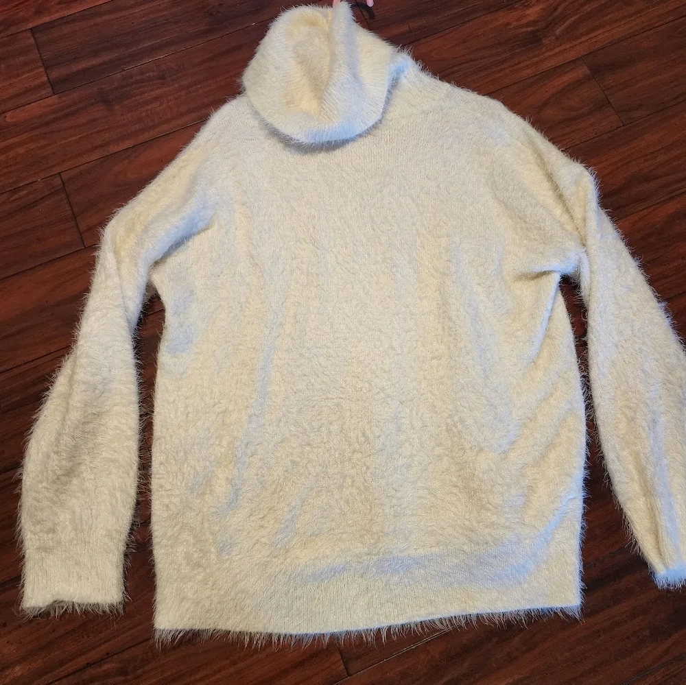 Show Me Your MuMu Soft White Turtleneck Sweater - Picture 3 of 7